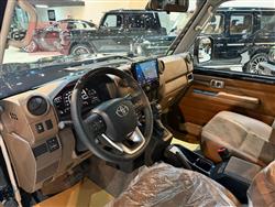 Toyota Land Cruiser 76